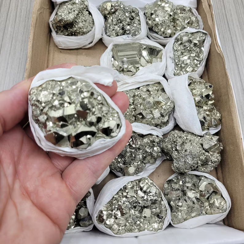 Pyrite Cluster Box - (Q1/A) 1KG Pyrite Cluster Box - (Q1/A) 1KG